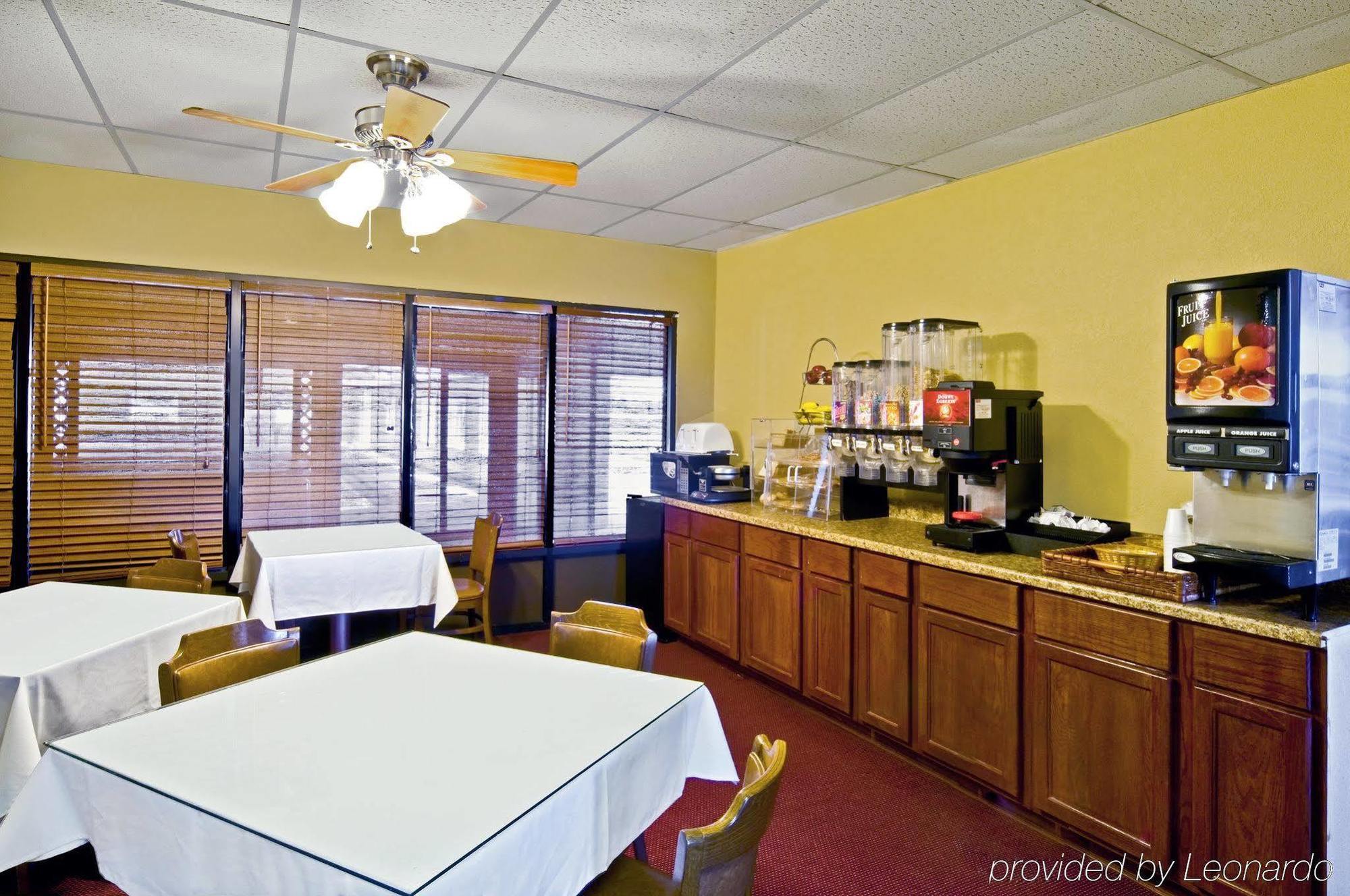 Suites Hesston Restaurant photo