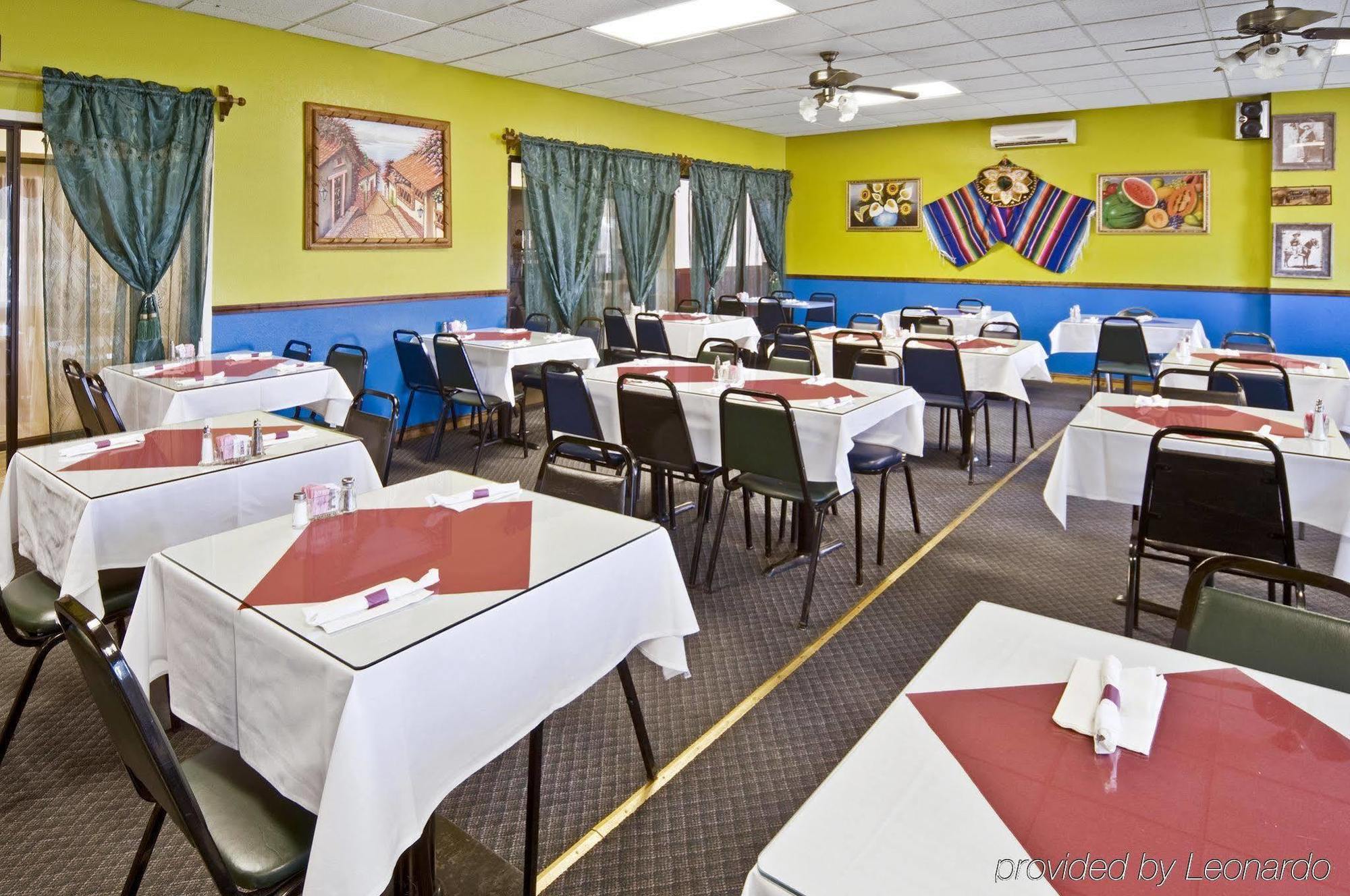 Suites Hesston Restaurant photo